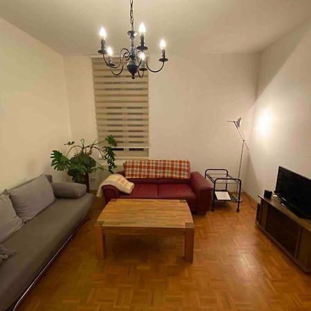 Schone Altbauwohnung Mit Grun In Ruhiger Lage Λειψία Εξωτερικό φωτογραφία